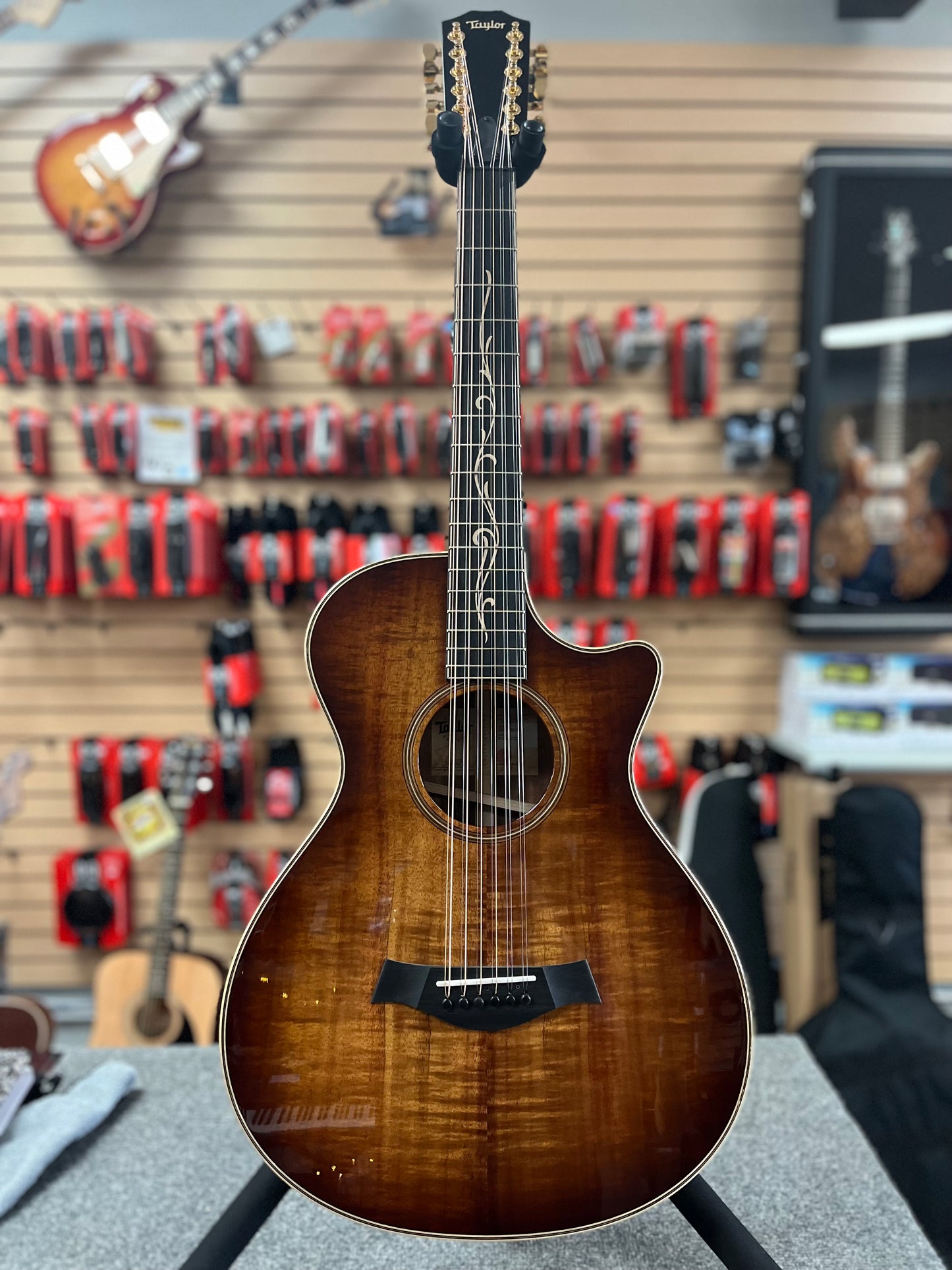 Taylor K62ce Limited Edition 12-String 12-Fret Grand Concert Acoustic Guitar - Shaded Edge Burst